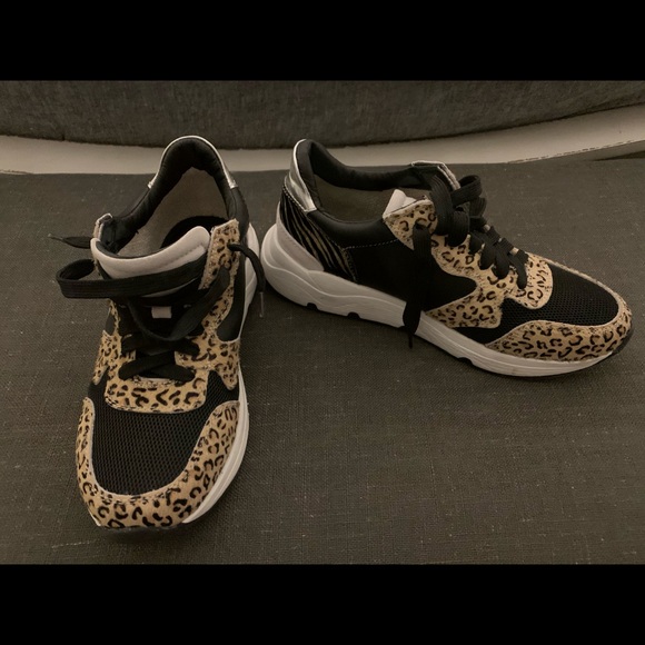 Steve Maddens size 7.5. Worn once only inside. - Picture 4 of 4